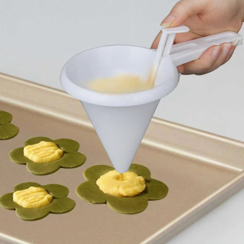 Adjustable Baking Cream Funnel